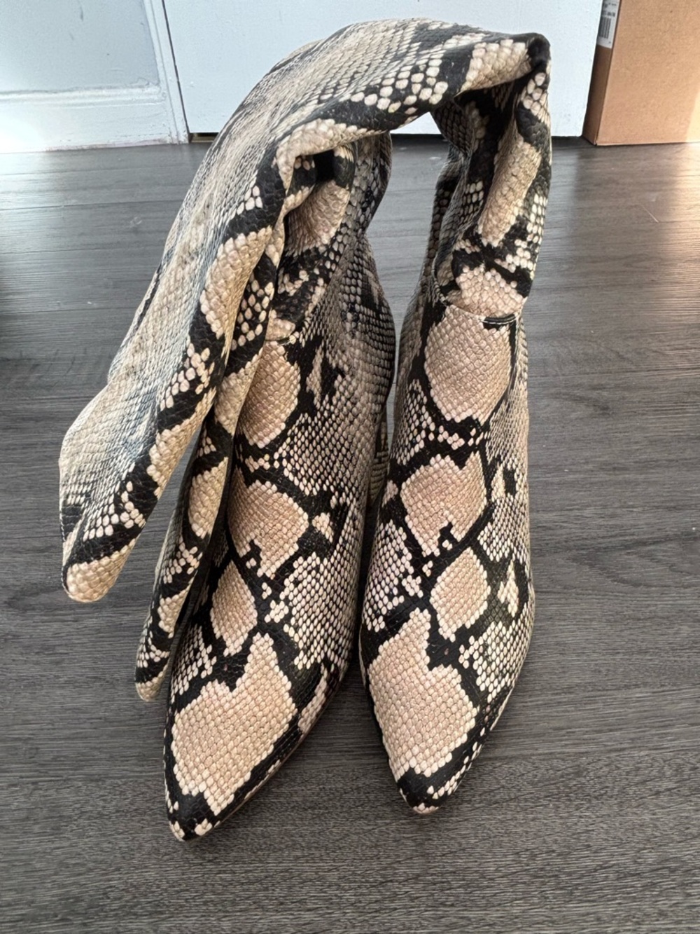 Faux Snake-Print Reptile Pattern Calf high Boots - Black & Cream